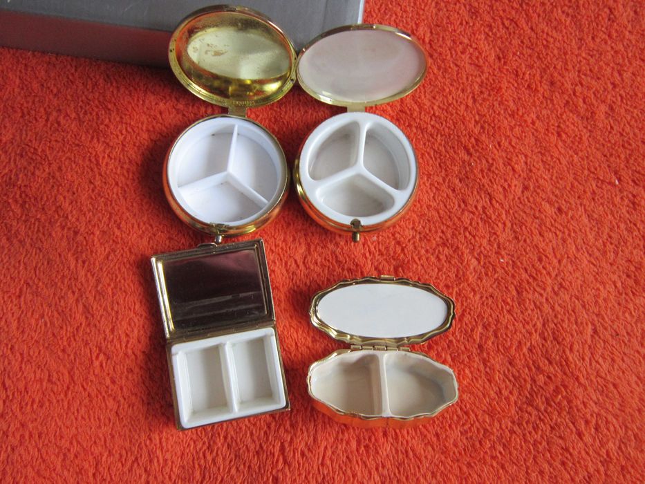 cutie inele bijuterii pastile Pill Box 23 cutiute vintage