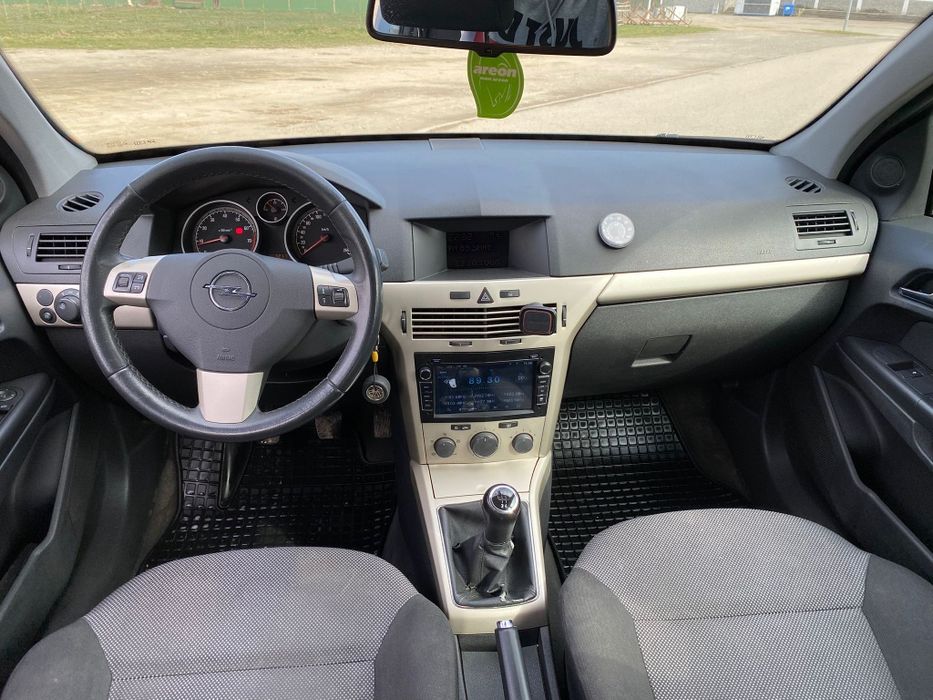 Opel Astra H benzina