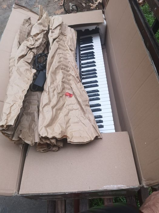 Korg krome ex lar sotiladi