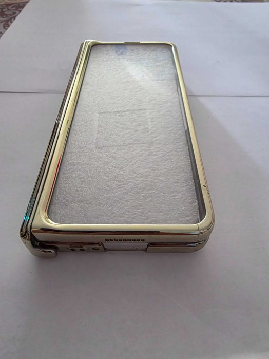 Samsung Galaxy Z Fold 5 | 12GB RAM | 256GB | Цвят Крем | Като нов!