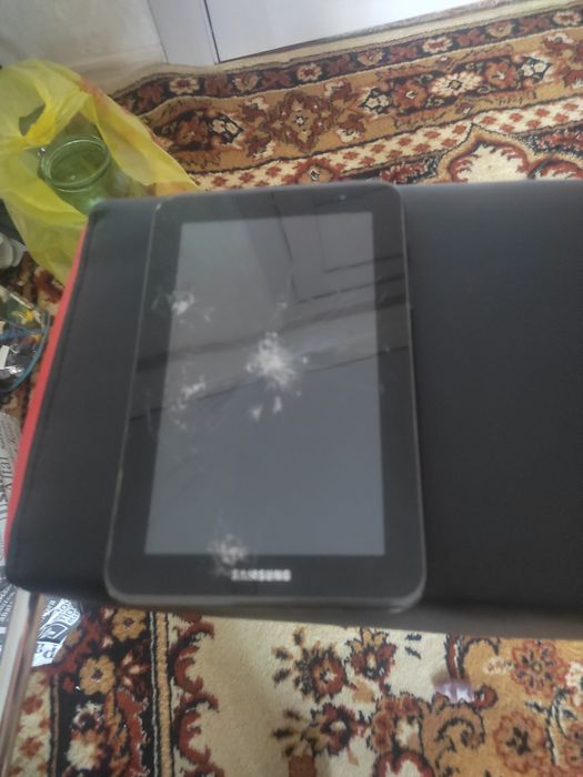 Продам планшет  на запчасти