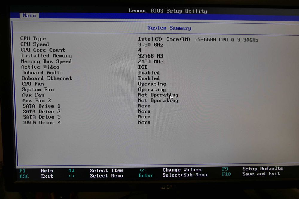 PC LENOVO ThinkCentre M800 M700 SFF Procesor Quad Intel Core i7-6700 i5-6600 Memorie Ram 8 GB DDDR4 Hdd 500 GB sau SSD 120GB
