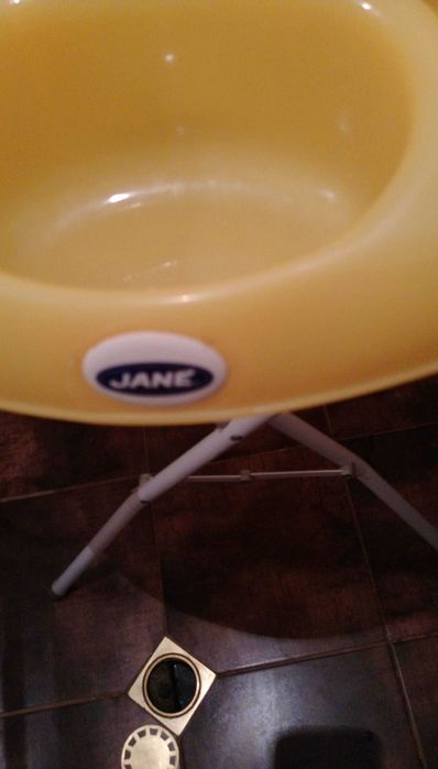 Продавам бебешко-детска вана  за къпане