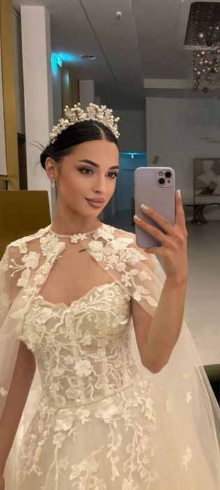 Vând rochie de mireasă creație designer