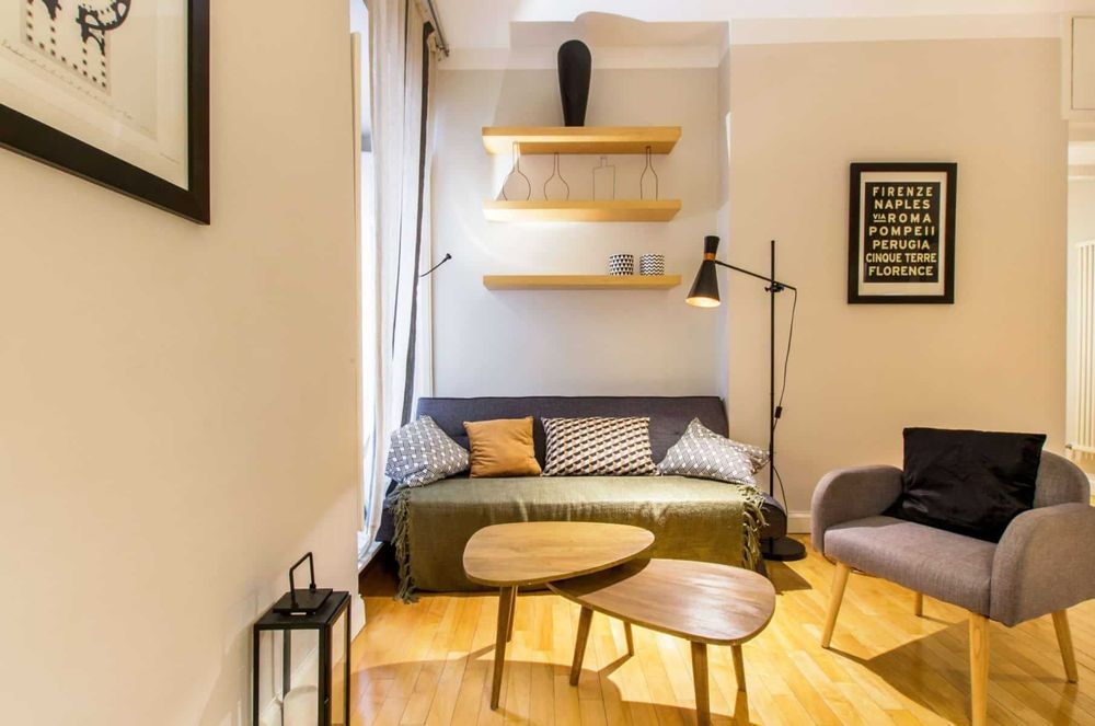 Дава се под наем Двустаен апартамент в София, Център - 67 кв.м за 459 € - Снимка #2