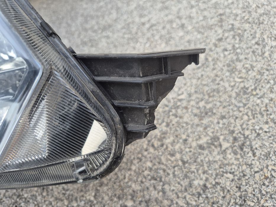 Десен фар Skoda Yeti фарове Шкода Йети