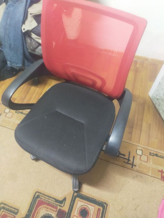 Продам офисные стулья