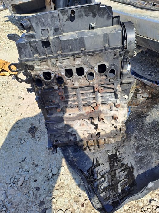 Se vinde piese  motor vw Passat B6 2.0 bmp bmm