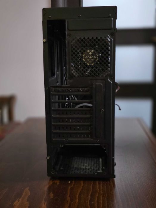 Компютърна кутия Aerocool Shard