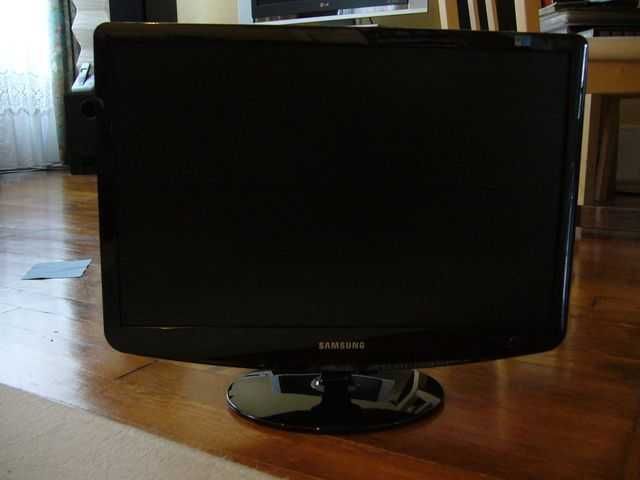 Монитор Samsung 22" 16:10 Резолюция 1680X1050P