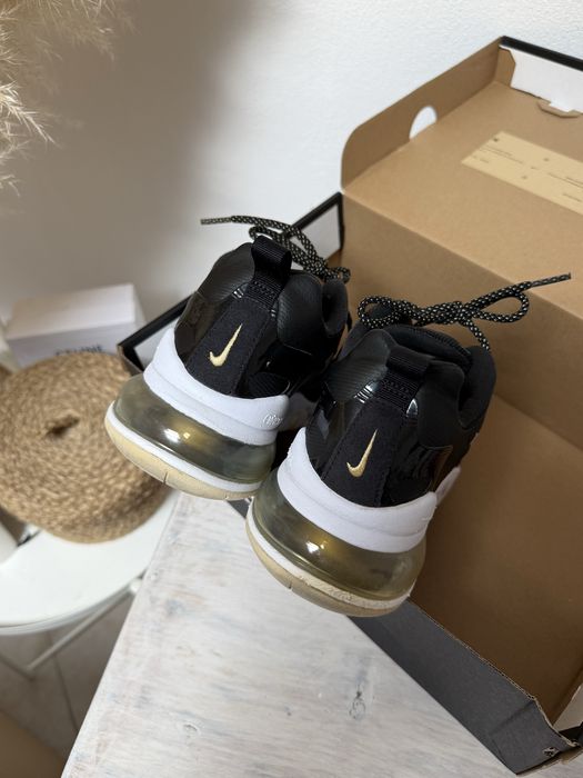 Маратонки / Кецове Nike Air Max 270 React 40,5
