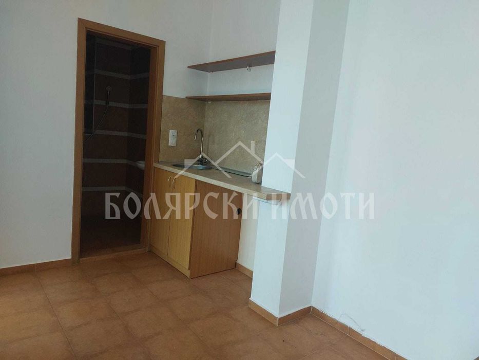 Дава се под наем Офис в Велико Търново, Център - 47 кв.м за 336.6 € - Снимка #4