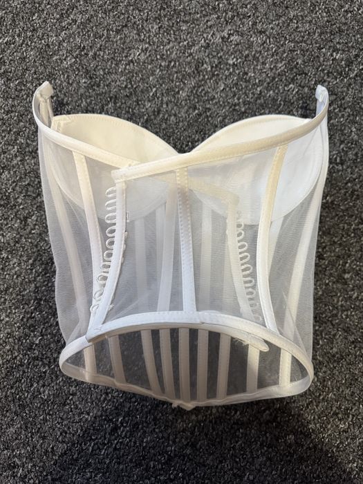 Бял корсет 36р-р