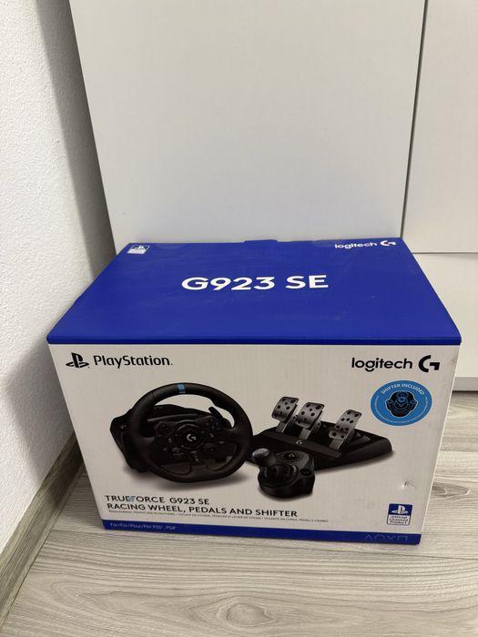 De  vânzare volan, pedale și schimbător Logitech pentru Ps4/Ps5