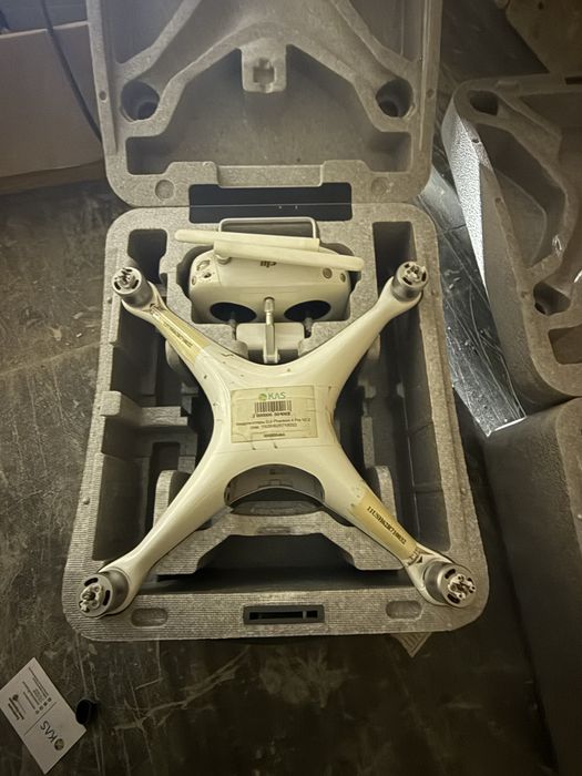 Продам дрон на запчас phantom 4