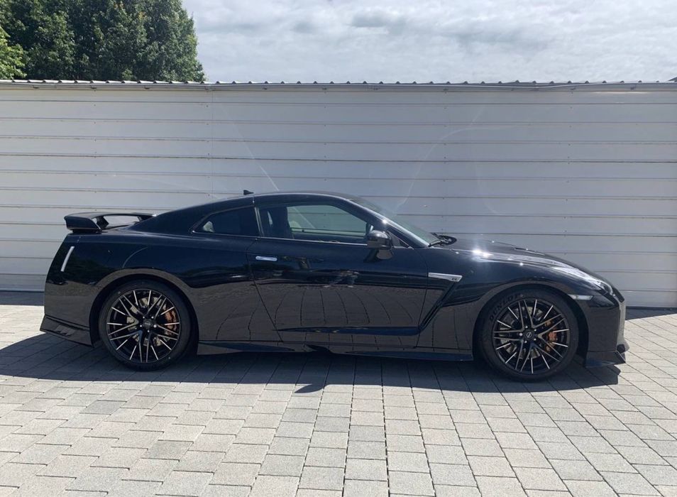 продается новый Nissan GTR 2024