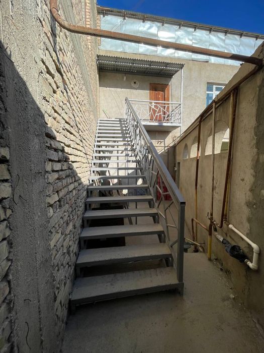 Uy va magazin sotiladi