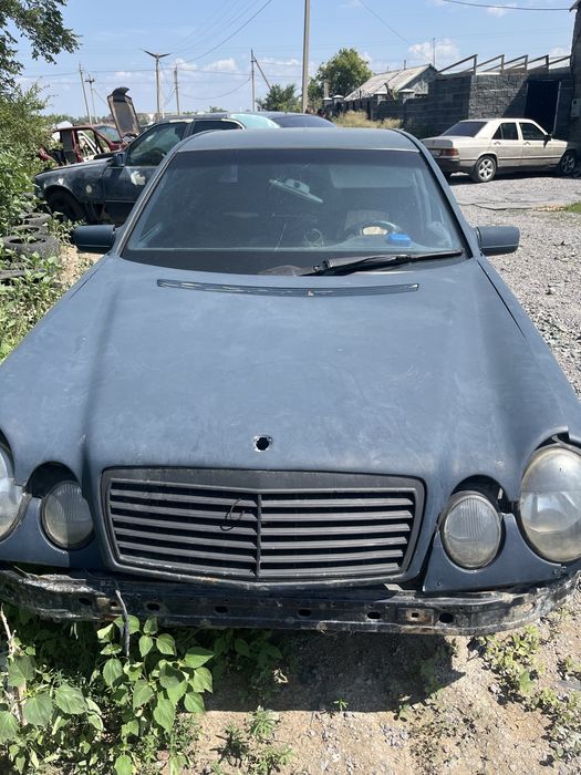 Продам W210 есть все