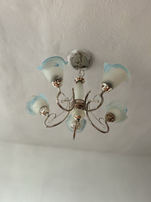 Люстра продается