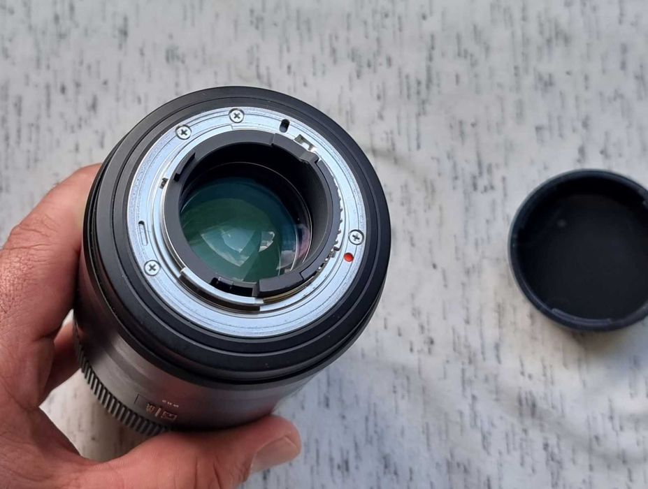 Sigma 105mm f/2.8 EX DG OS HSM Macro 1:1 за Nikon F