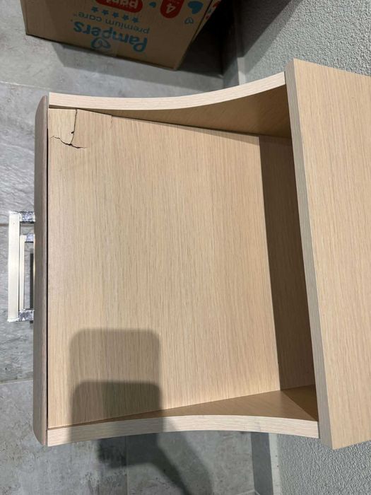 Noptiera bej de vanzare