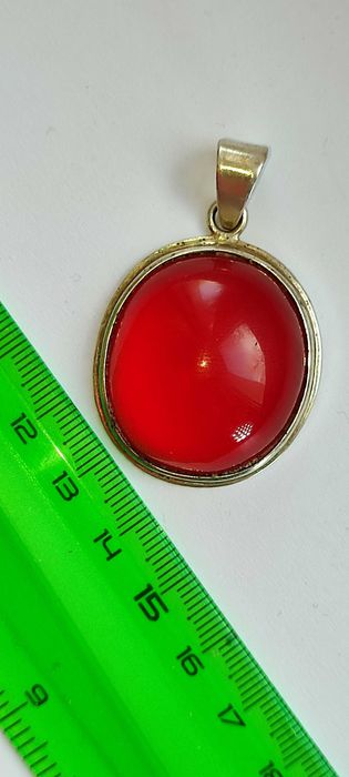 Красивый серебряный кулон