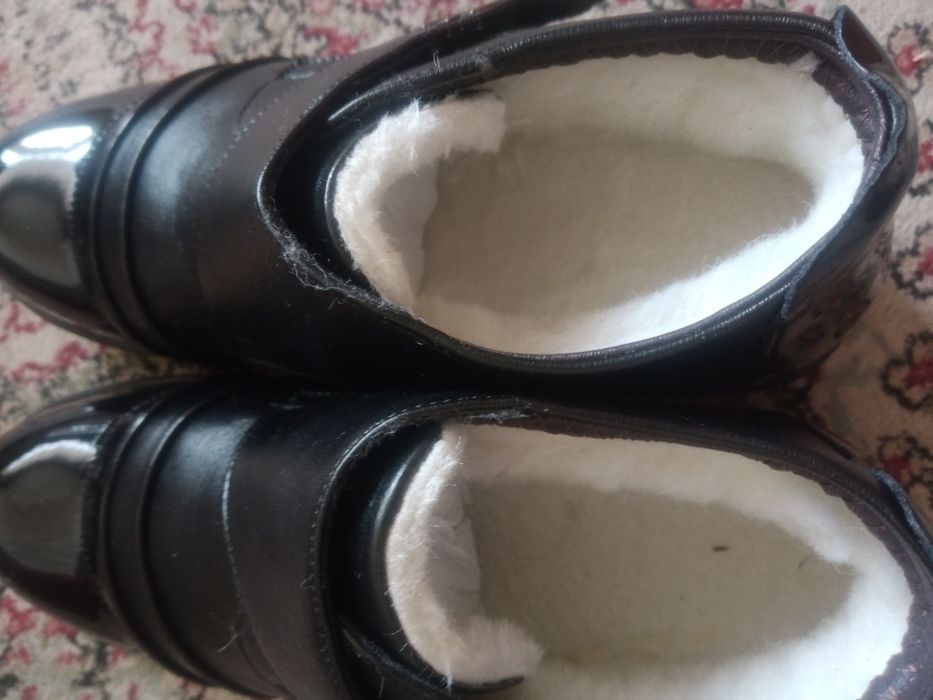 Продаю мужские новые ботинки