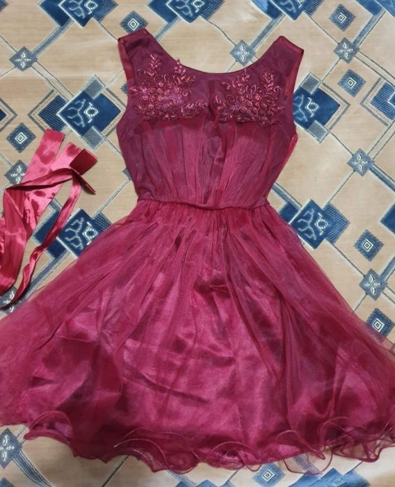 Vând Rochie Burgundy
