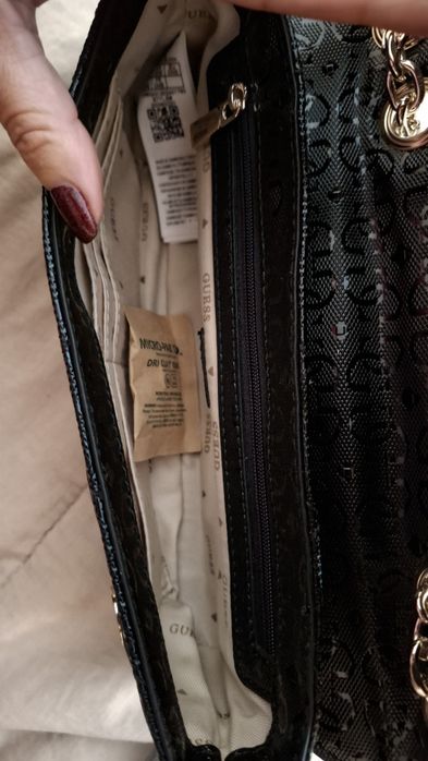 Чисто нова оригинална чанта Guess