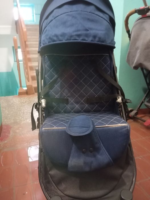 Продам дедскую прогулочную коляску