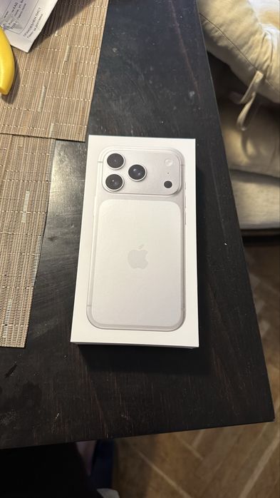 iPhone 17 pro silver 256 GB