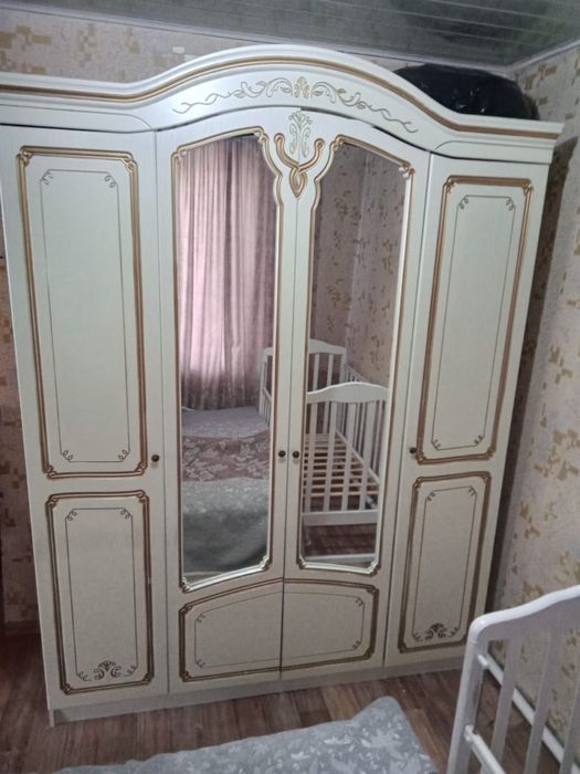 Спальный гарнитур