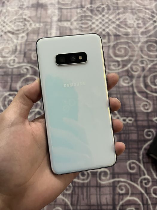 Samsung s10e (128гб)