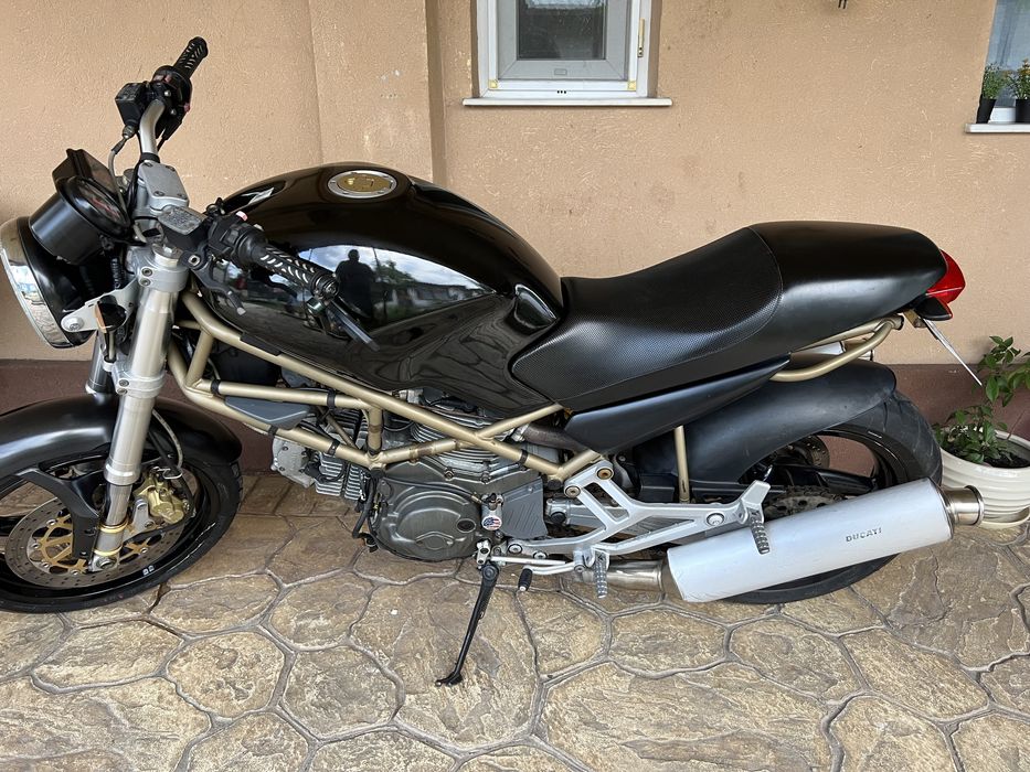 Ducati monster dark 600