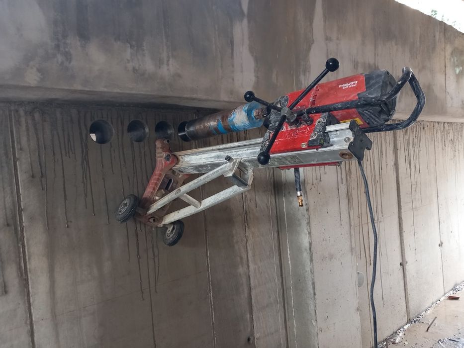 Oferim servicii de carotare cu echipamente de ultima generatie Hilti.