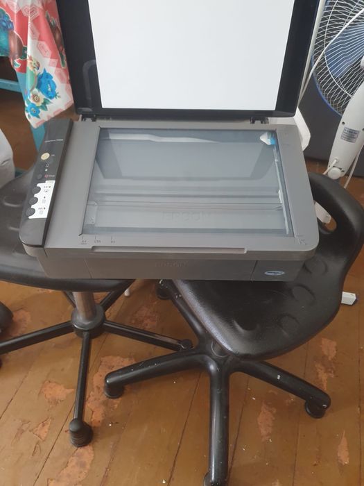 Продам принтер EPSON .