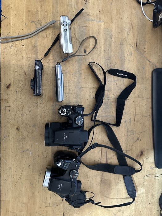 Vand un lot de aparate sony