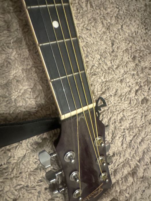 Vand chitara acustica