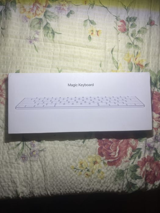 Vand tastatura Magic Keyboard macos 2024