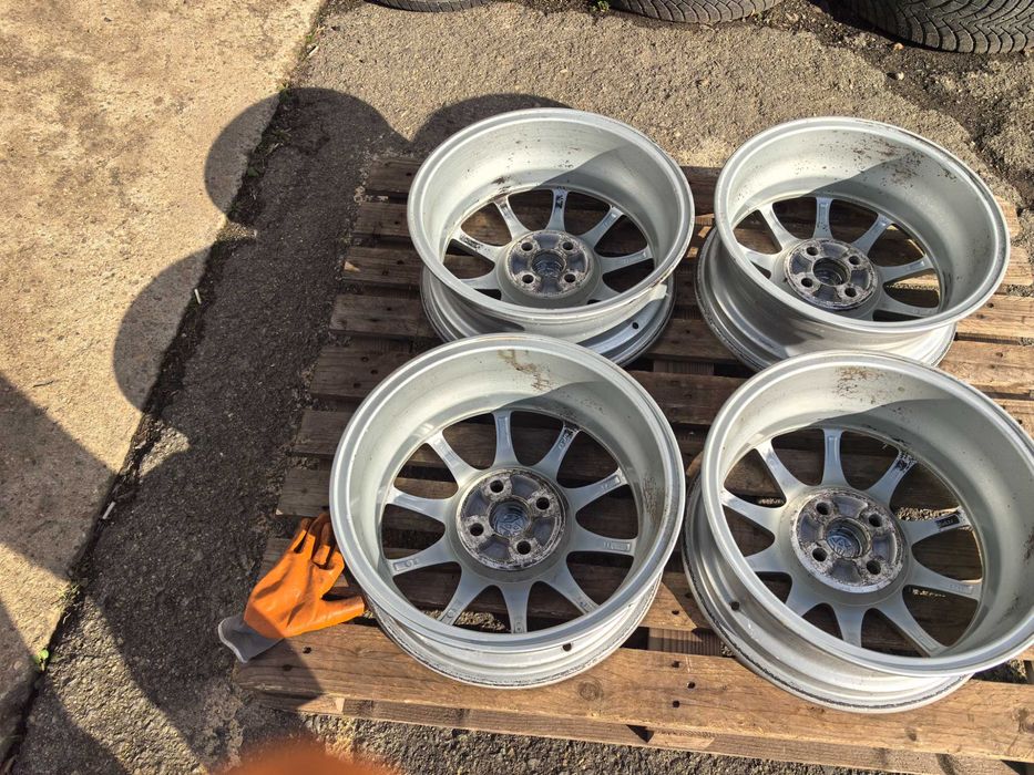 16 цола 4 х 100 мм ТОйота / Кия / Хюндай - 6 Инча / ЕТ 45