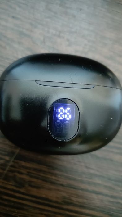 Bluetooth наушники.