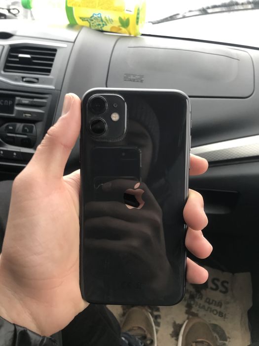 Прдается 11 айфон