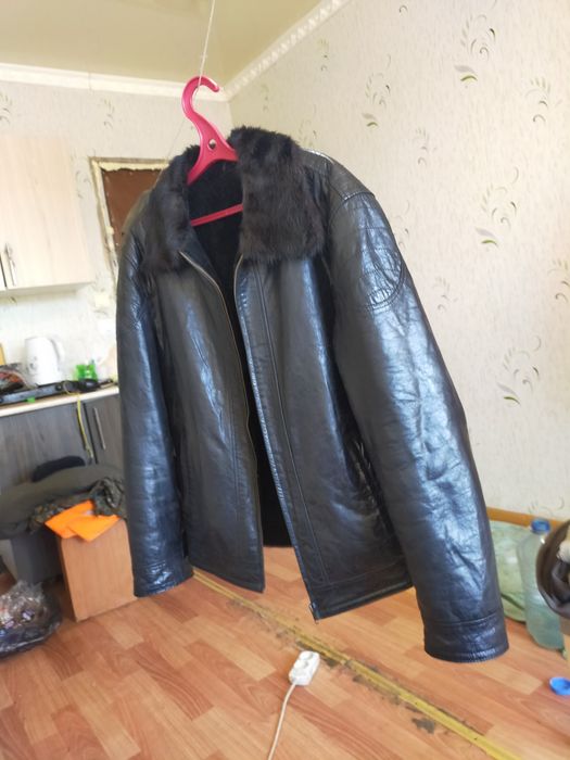 Куртка мужская 50 размер.
