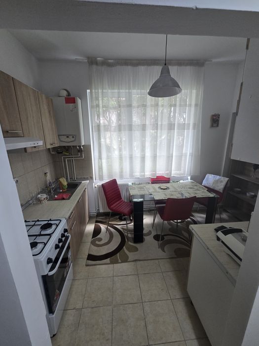 Ofer spre închiriere apartament cu 2camere zona Onix