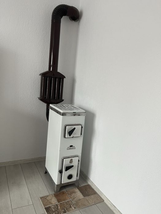 Soba pe lemne in stare buna de functionare