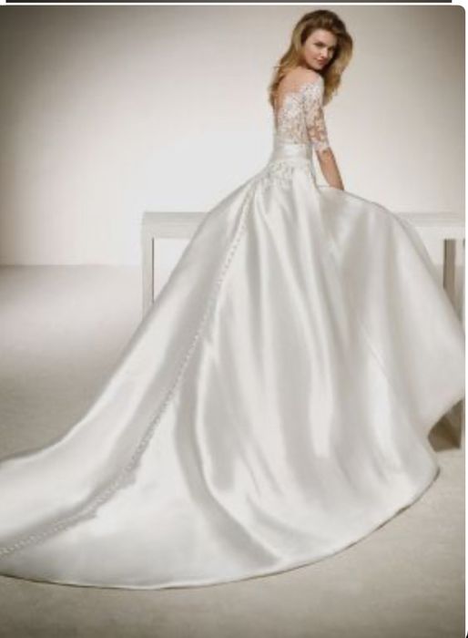 rochie de mireasa marca Pronovias, model A