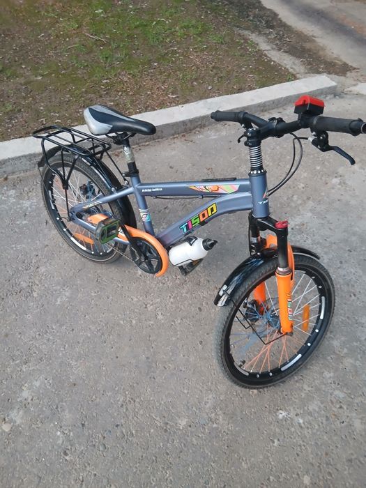 Srochna velosiped sotiladi.