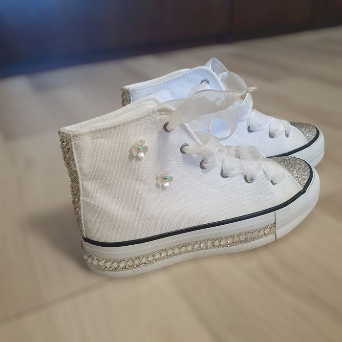 Teniși eleganți mireasă