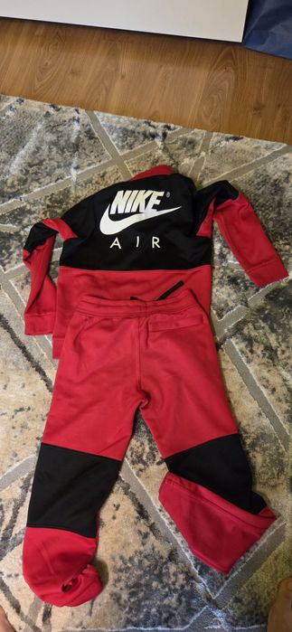 Trening Nike marimea 9-10 ani