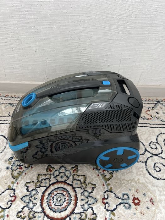 Продам пылесос Tomas
